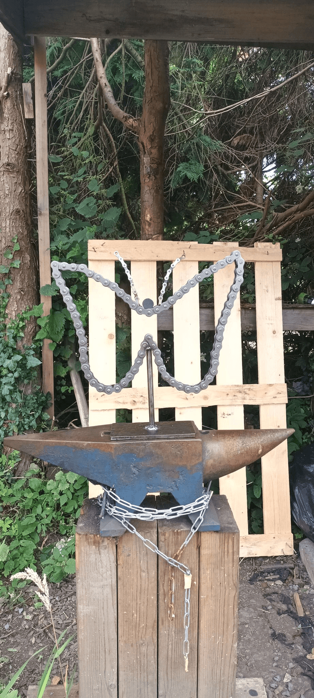 chain sculpture 