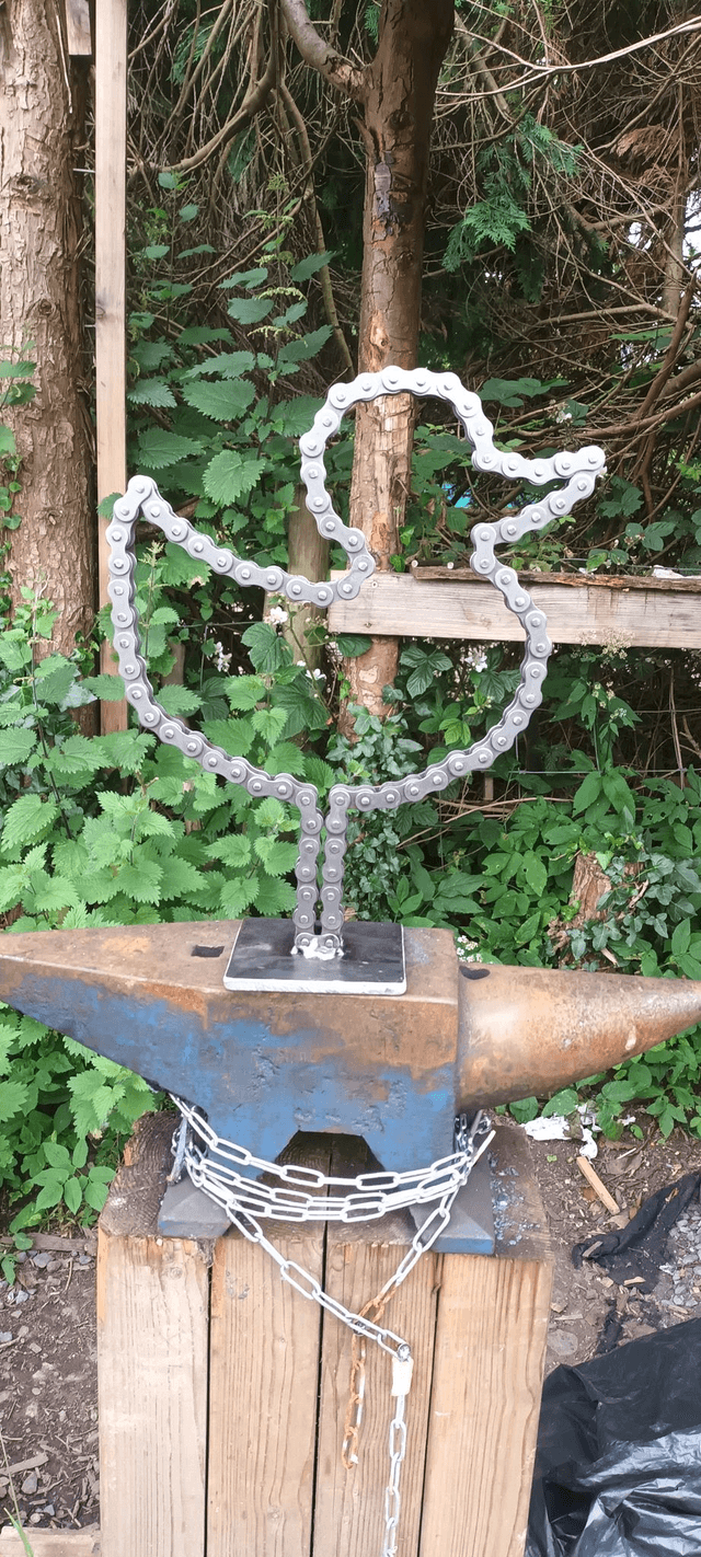 chain sculpture 