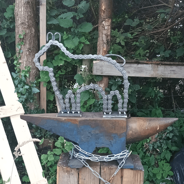 chain sculpture 